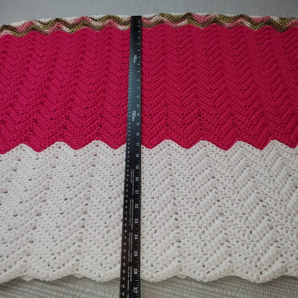Crochet Throw Blanket Unisex OS Pink Cream Chevron Ripple